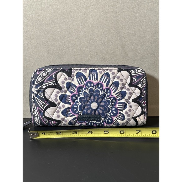 Vera Bradley‎ Wallet - Picture 2 of 4